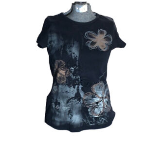 Quebec souvenir youth small t-shirt black with 3 dimensional flowers